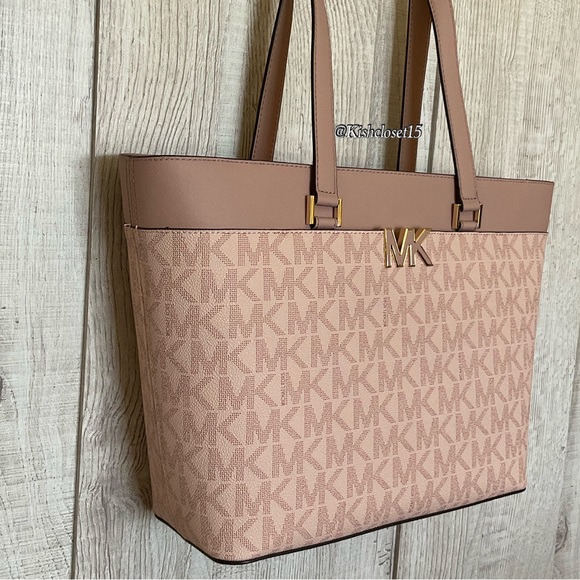 FINAL PRICE‼️ 🎉HOST PICK🎉 NWT Michael Kors Florence Logo Signature Ballet Tote - Picture 6 of 17